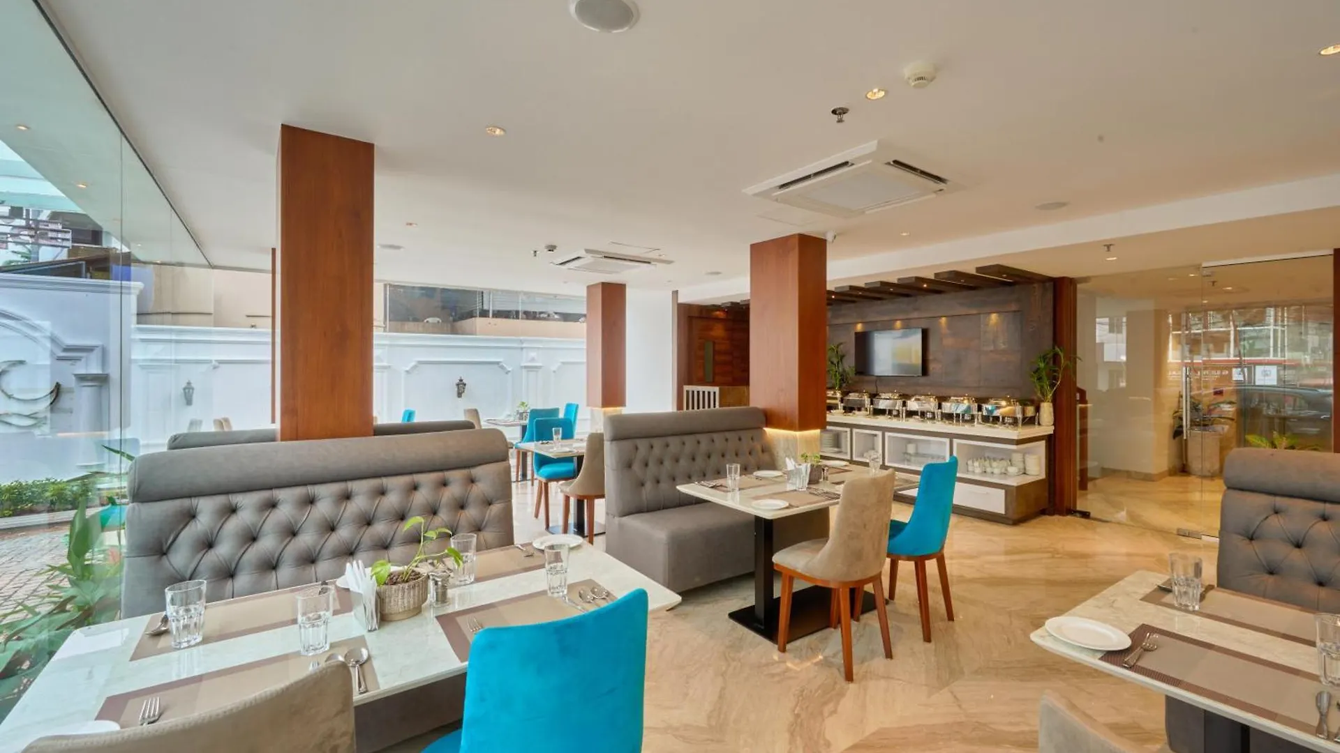 Q-White Crescent Hotel Kochi 0*,  India