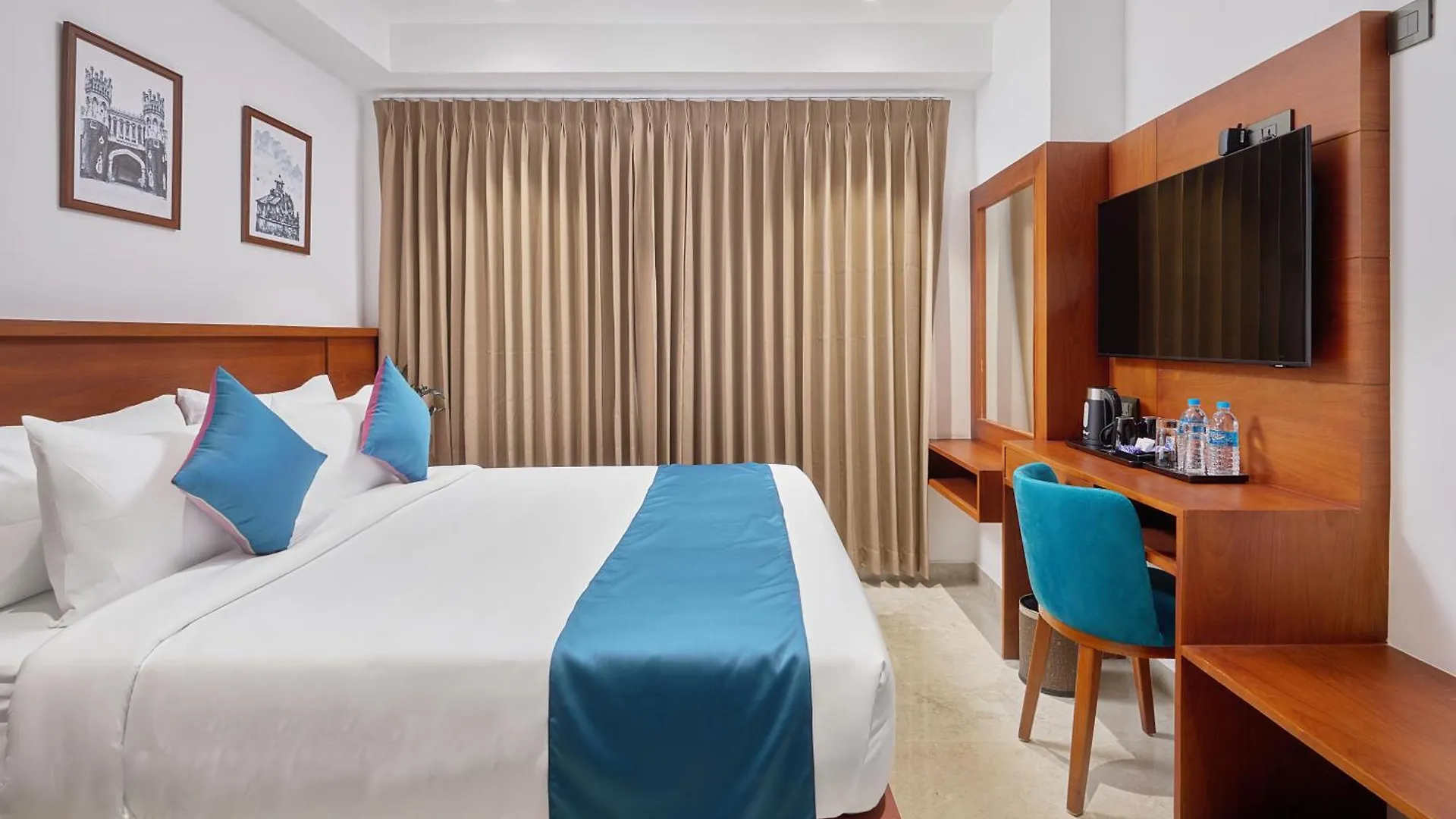 Q-White Crescent Hotel Kochi India
