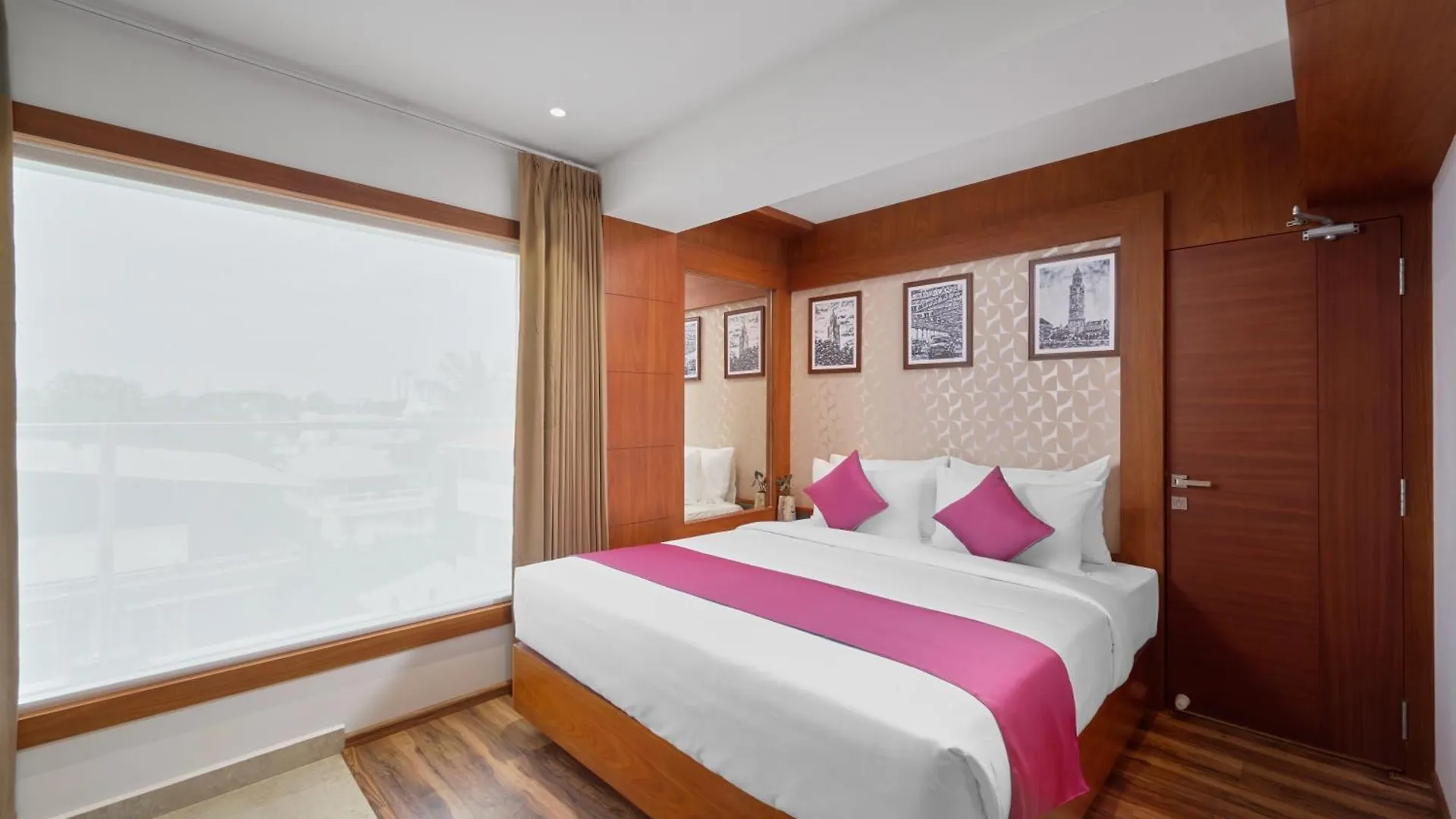 Q-White Crescent Hotel Kochi India