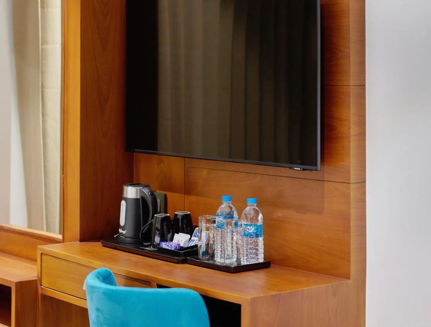 Q-White Crescent Hotel Kochi